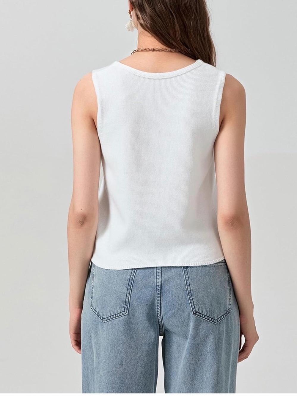 Amazon White Knit Keyhole Button-Front V-Neck Tank - Picture 3 of 8